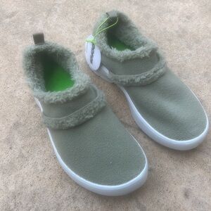 OOFOS Oocoozie Women's Low Slip on Sneaker Sage Green Size 10.5 NWT